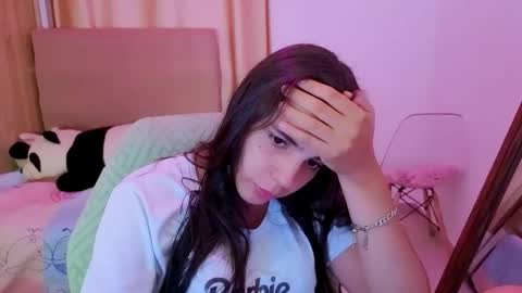 Snapshot of elenna_hotx chatting on 04/28/26, 06:57 agnes online show from 04/28/26, 06:57