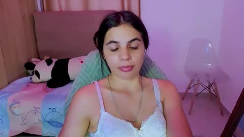 Snapshot of elenna_hotx chatting on 04/30/26, 09:52 agnes online show from 04/30/26, 09:52