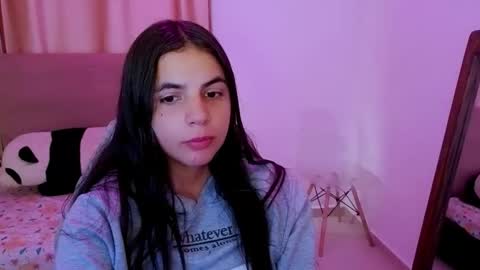 Snapshot of elenna_hotx chatting on 05/17/26, 05:31 agnes online show from 05/17/26, 05:31
