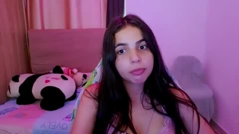 Snapshot of elenna_hotx chatting on 05/26/26, 07:10 agnes online show from 05/26/26, 07:10