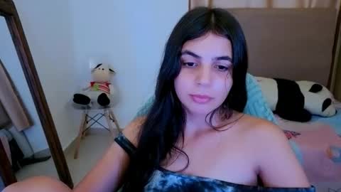 Snapshot of elenna_hotx chatting on 06/11/26, 12:32 agnes online show from 06/11/26, 12:32