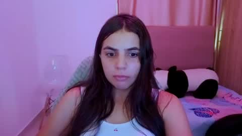 Snapshot of elenna_hotx chatting on 06/23/26, 06:06 agnes online show from 06/23/26, 06:06