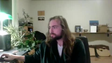 Snapshot of elephantfox chatting on 01/20/25, 04:54 fox online show from 01/20/25, 04:54