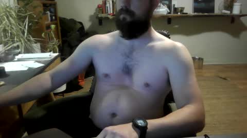 Snapshot of elephantfox chatting on 11/18/25, 06:29 fox online show from 11/18/25, 06:29