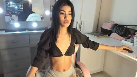Snapshot of elettra_bennet chatting on 02/07/26, 03:10 elettra_bennet online show from 02/07/26, 03:10