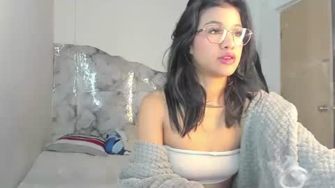 Snapshot of elettra_bennet chatting on 08/06/26, 02:24 elettra_bennet online show from 08/06/26, 02:24