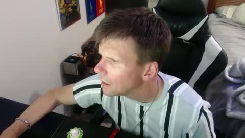 Walker online show from 09/19/25, 04:25