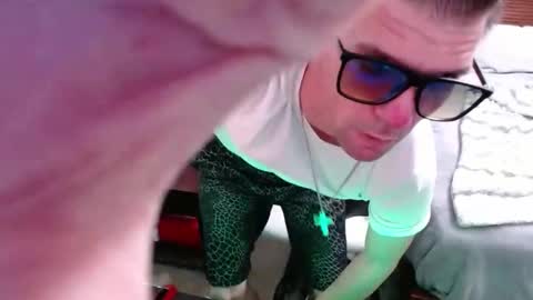 Walker online show from 09/29/25, 04:17