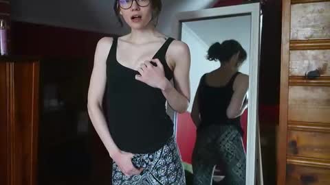 Emma online show from 02/03/26, 05:40