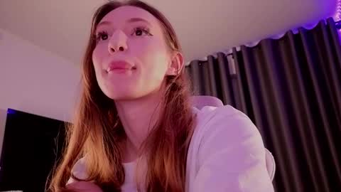 Elfie online show from 04/18/26, 08:31