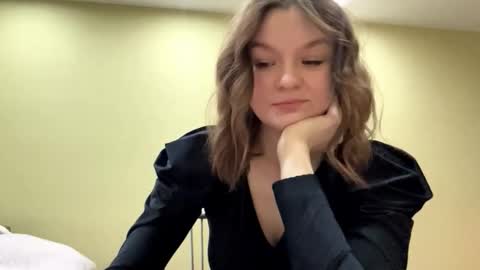 Mila online show from 02/27/26, 05:24