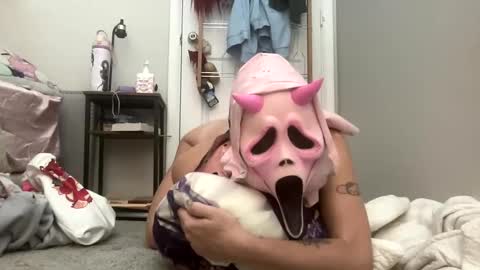 Snapshot of elfspit chatting on 10/05/25, 01:15 elfspit online show from 10/05/25, 01:15