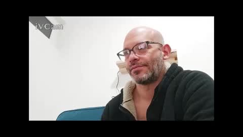 Snapshot of elgrande85 chatting on 03/03/25, 08:54 elgrande85 online show from 03/03/25, 08:54