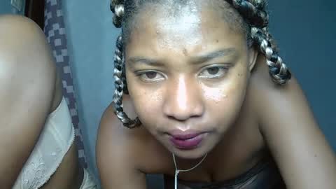 elia011 online show from 01/19/25, 07:26