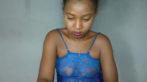 elia011 online show from 02/04/25, 10:13