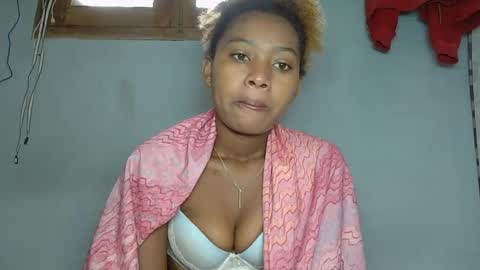 elia011 online show from 02/05/25, 06:46