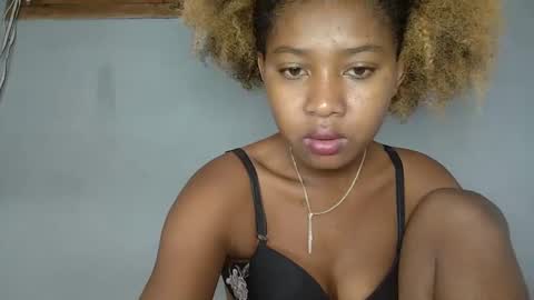 elia011 online show from 02/08/25, 09:03