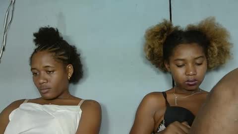 elia011 online show from 02/08/25, 10:19