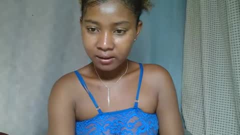 elia011 online show from 02/23/25, 01:53