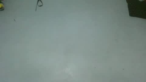 elia011 online show from 10/28/25, 06:54