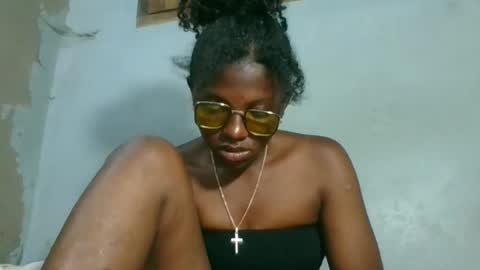 elia011 online show from 11/22/25, 08:08