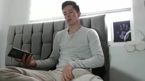 Elian online show from 02/09/25, 01:03