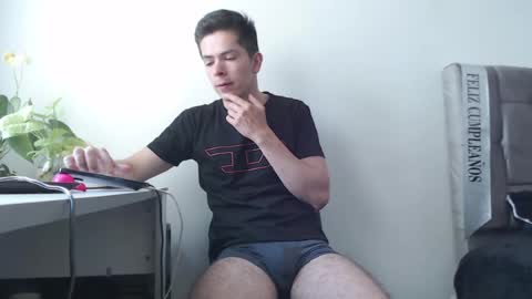 Snapshot of elian_tg chatting on 06/15/26, 08:00 Elian online show from 06/15/26, 08:00