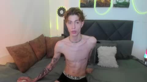 eliann_adam online show from 12/17/25, 10:43