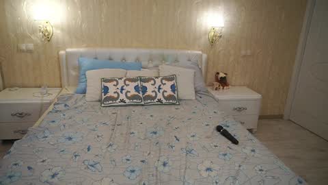 Luna online show from 03/31/26, 07:03