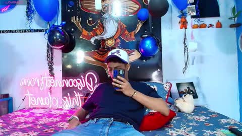 elias_salvatore_ online show from 02/18/26, 04:25