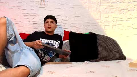 elias_salvatore_ online show from 05/25/26, 02:50