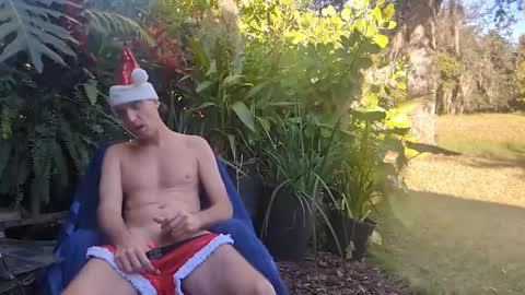 Snapshot of eliberator chatting on 12/04/24, 08:07 eliberator online show from 12/04/24, 08:07