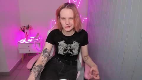 elieiza_xo online show from 10/12/25, 03:49