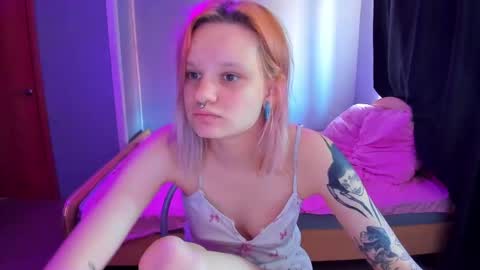 elieiza_xo online show from 03/18/26, 09:23