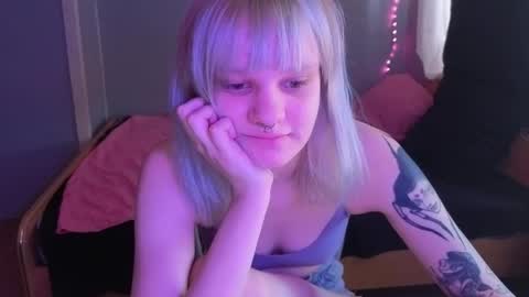 elieiza_xo online show from 04/08/26, 09:20