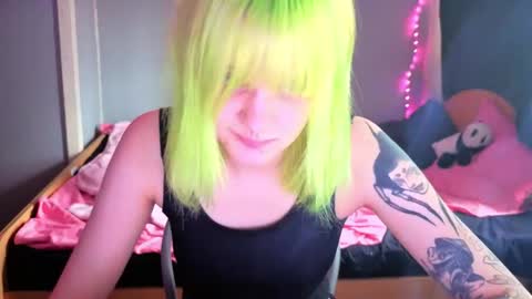 elieiza_xo online show from 04/25/26, 10:07