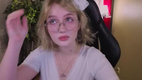 Ellie online show from 03/05/26, 05:14