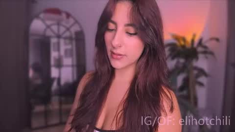 Snapshot of elihotchili chatting on 12/22/25, 11:24 Eli online show from 12/22/25, 11:24