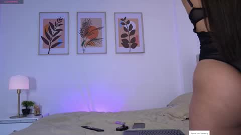 E L I I Z A B E T H   online show from 12/15/25, 11:42