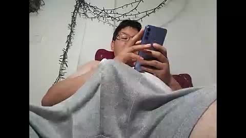 Snapshot of elimposstor chatting on 12/09/24, 01:45 elimposstor online show from 12/09/24, 01:45