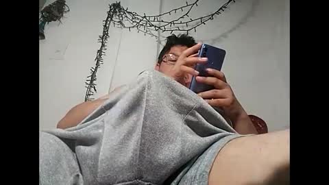 Snapshot of elimposstor chatting on 12/10/24, 01:33 elimposstor online show from 12/10/24, 01:33