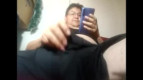 Snapshot of elimposstor chatting on 12/29/24, 03:03 elimposstor online show from 12/29/24, 03:03