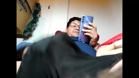 Snapshot of elimposstor chatting on 01/09/25, 01:18 elimposstor online show from 01/09/25, 01:18