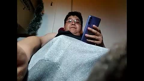 Snapshot of elimposstor chatting on 01/12/25, 12:01 elimposstor online show from 01/12/25, 12:01