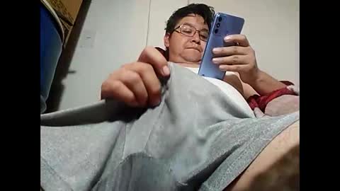 Snapshot of elimposstor chatting on 01/26/25, 08:23 elimposstor online show from 01/26/25, 08:23