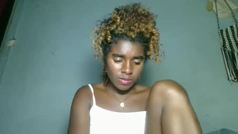 elina981 online show from 03/18/26, 09:07