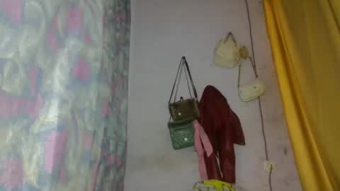 Snapshot of elina981 chatting on 04/25/26, 09:34 elina981 online show from 04/25/26, 09:34