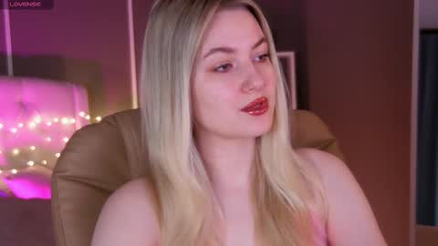 Elina online show from 02/11/25, 01:20