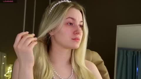 Elina online show from 03/08/25, 01:06