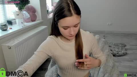 elina_x online show from 04/26/26, 08:01